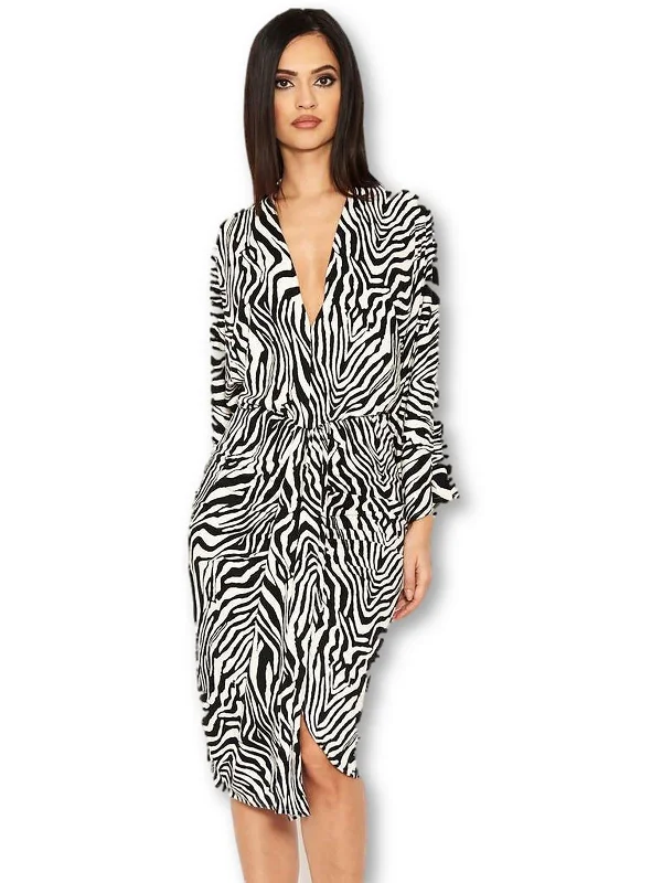 women's curve-hugging dressesJuniors Womens Zebra Print Mini Sheath Dress