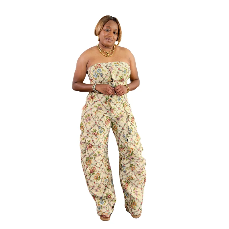 women's jumpsuits for curve-hugging styles'Tessa' Floral Print Cargo Jumpsuit