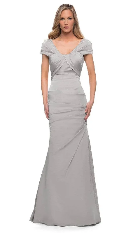 women's pear-shaped body dressesLa Femme - Short Sleeve Weave Style Evening Dress 29805SC