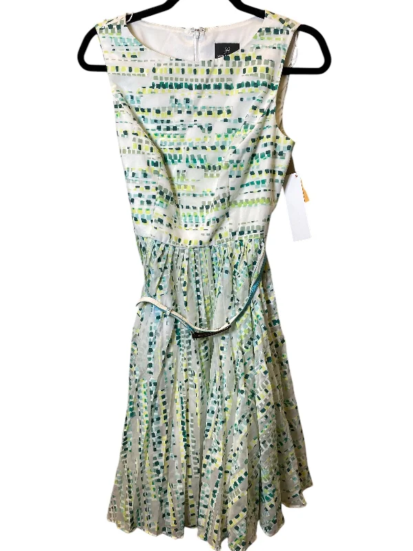 women's hourglass figure dressesDress Casual Midi By Adrianna Papell In Green & White, Size: S